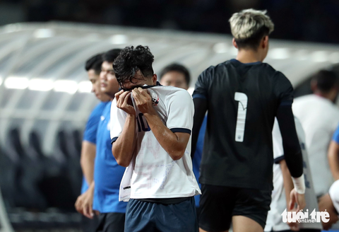 Cầu thủ U22 Campuchia khóc sau trận thua Myanmar - Ảnh 7. Cầu thủ U22 Campuchia khóc sau trận thua Myanmar - Ảnh 7.