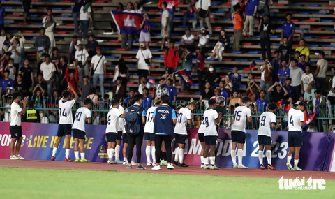 Cầu thủ U22 Campuchia khóc sau trận thua Myanmar - Ảnh 9. Cầu thủ U22 Campuchia khóc sau trận thua Myanmar - Ảnh 9.