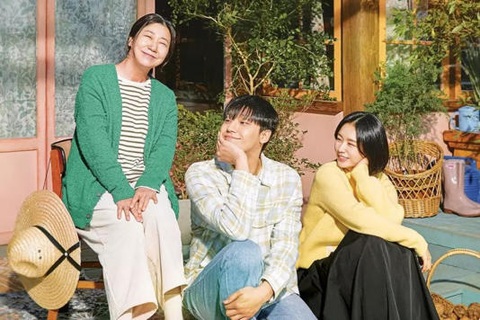 Nữ chính ‘The good bad mother’ 32 tuổi diễn vai nữ sinh quá ngọt - Ảnh 1. Nữ chính ‘The good bad mother’ 32 tuổi diễn vai nữ sinh quá ngọt - Ảnh 1.
