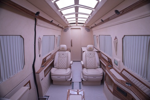 Mercedes-Benz Sprinter độ thành văn phòng làm việc 5 sao - Ảnh 11. Mercedes-Benz Sprinter độ thành văn phòng làm việc 5 sao - Ảnh 11.