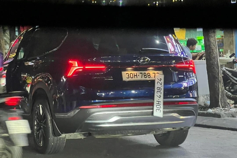 Chiếc Santa Fe này ở Hà Nội có biển số lạ lắm - Ảnh 1. Chiếc Santa Fe này ở Hà Nội có biển số lạ lắm - Ảnh 1.