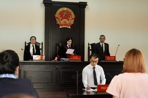 Hoa hậu Thùy Tiên và bà Đặng Thùy Trang không đồng ý nhập vụ án - Ảnh 1. Hoa hậu Thùy Tiên và bà Đặng Thùy Trang không đồng ý nhập vụ án - Ảnh 1.