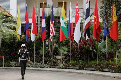 Việt Nam sẽ tổ chức cuộc họp ASEAN - Trung Quốc về Biển Đông - Ảnh 3. Việt Nam sẽ tổ chức cuộc họp ASEAN - Trung Quốc về Biển Đông - Ảnh 3.