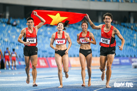 Bí kíp 10m đem lại vàng cho đội điền kinh tiếp sức 4x400m - Ảnh 6. Bí kíp 10m đem lại vàng cho đội điền kinh tiếp sức 4x400m - Ảnh 6.
