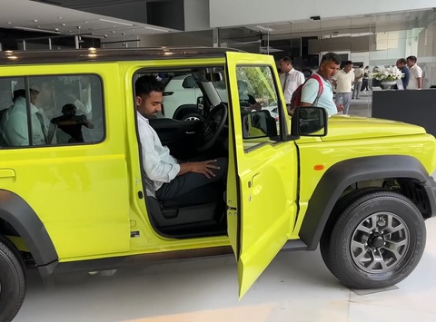 Suzuki Jimny sắp về Việt Nam qua đánh giá thực tế: Nên thay bánh, ghế sau hơi khó chịu - Ảnh 4. Suzuki Jimny sắp về Việt Nam qua đánh giá thực tế: Nên thay bánh, ghế sau hơi khó chịu - Ảnh 4.