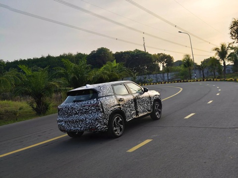 Mitsubishi XFC lộ ảnh chạy thử ở Việt Nam, sớm ra mắt để cạnh tranh Honda HR-V - Ảnh 4. Mitsubishi XFC lộ ảnh chạy thử ở Việt Nam, sớm ra mắt để cạnh tranh Honda HR-V - Ảnh 4.