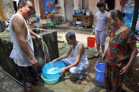 Hà Nội đề xuất tăng giá nước sinh hoạt - Ảnh 1. Hà Nội đề xuất tăng giá nước sinh hoạt - Ảnh 1.