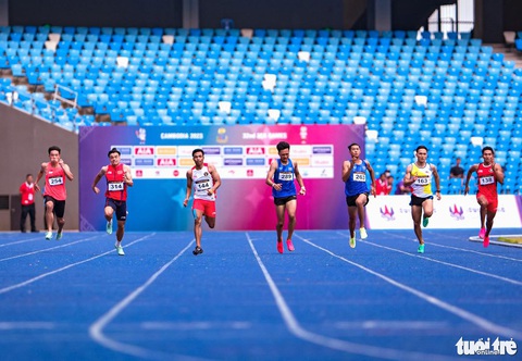 Thần đồng điền kinh Thái Lan được khuyên chia tay SEA Games 32 - Ảnh 3. Thần đồng điền kinh Thái Lan được khuyên chia tay SEA Games 32 - Ảnh 3.