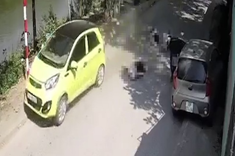 Mở cửa ô tô bất cẩn khiến người chạy xe máy bị xe khác cán chết, ai phải chịu trách nhiệm? - Ảnh 2. Mở cửa ô tô bất cẩn khiến người chạy xe máy bị xe khác cán chết, ai phải chịu trách nhiệm? - Ảnh 2.