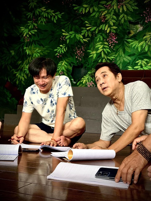 Vé đội giá trên trời, Ngày xửa ngày xưa có còn dành cho con nít? - Ảnh 2. Vé đội giá trên trời, Ngày xửa ngày xưa có còn dành cho con nít? - Ảnh 2.