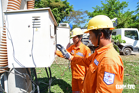 EVN dự báo sẽ thiếu điện diện rộng trong mùa hè này, nhất là khu vực phía Bắc - Ảnh: Q.ĐỊNH EVN dự báo sẽ thiếu điện diện rộng trong mùa hè này, nhất là khu vực phía Bắc - Ảnh: Q.ĐỊNH