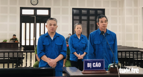 Xét xử cựu chủ tịch quận Liên Chiểu bị cáo buộc nhận hối lộ - Ảnh 1. Xét xử cựu chủ tịch quận Liên Chiểu bị cáo buộc nhận hối lộ - Ảnh 1.