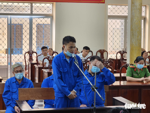 Vụ chi 20 tỉ điều chuyển ông Đinh Văn Nơi: Đề nghị 9-11 năm tù - Ảnh 3. Vụ chi 20 tỉ điều chuyển ông Đinh Văn Nơi: Đề nghị 9-11 năm tù - Ảnh 3.