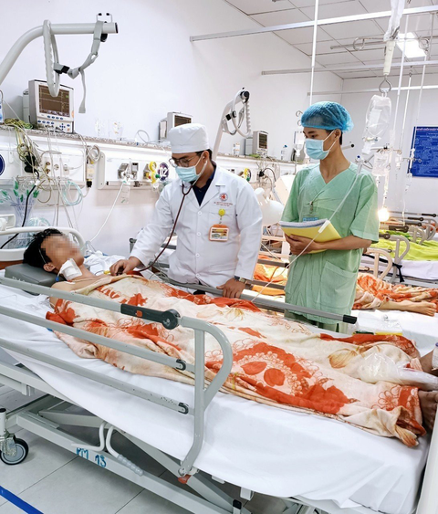 Cấp cứu nam thanh niên có vết thương thấu tim - Ảnh 1. Cấp cứu nam thanh niên có vết thương thấu tim - Ảnh 1.