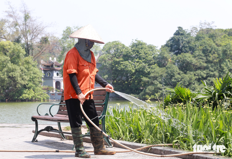 Mùa hè này có nắng nóng kỷ lục? - Ảnh 3. Mùa hè này có nắng nóng kỷ lục? - Ảnh 3.