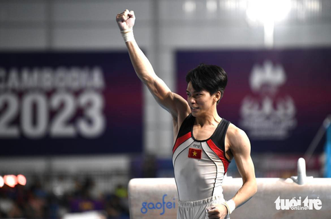 SEA Games: Khánh Phong đánh bại nhà vô địch thế giới đoạt HCV - Ảnh 4. Xuân Thiện ăn mừng khi giành HCV ngựa tay quay - Ảnh: NAM TRẦN