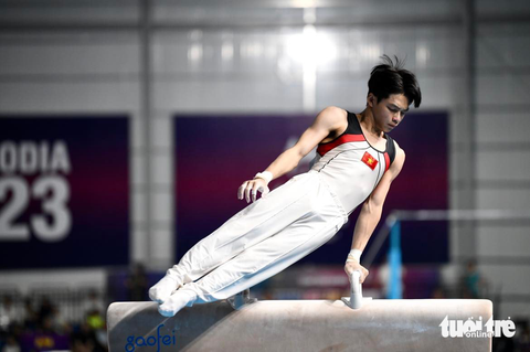 SEA Games: Khánh Phong đánh bại nhà vô địch thế giới đoạt HCV - Ảnh 5. Xuân Thiện với phần thi ngựa tay quay - Ảnh: NAM TRẦN