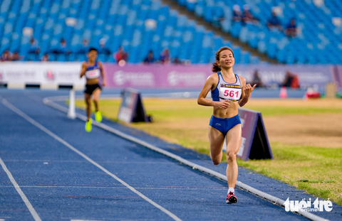Chùm ảnh Nguyễn Thị Oanh lập kỳ tích SEA Games khi giành 2 HCV trong 30 phút - Ảnh 4. Chùm ảnh Nguyễn Thị Oanh lập kỳ tích SEA Games khi giành 2 HCV trong 30 phút - Ảnh 4.
