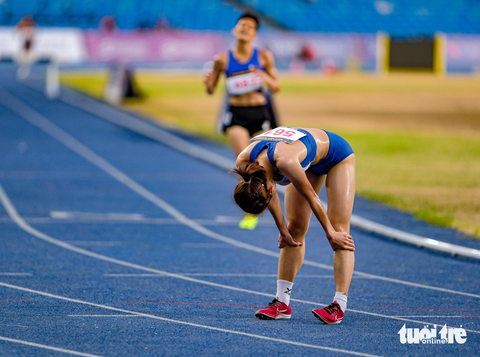 Chùm ảnh Nguyễn Thị Oanh lập kỳ tích SEA Games khi giành 2 HCV trong 30 phút - Ảnh 10. Chùm ảnh Nguyễn Thị Oanh lập kỳ tích SEA Games khi giành 2 HCV trong 30 phút - Ảnh 10.