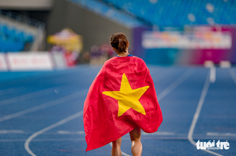 Chùm ảnh Nguyễn Thị Oanh lập kỳ tích SEA Games khi giành 2 HCV trong 30 phút - Ảnh 11. Chùm ảnh Nguyễn Thị Oanh lập kỳ tích SEA Games khi giành 2 HCV trong 30 phút - Ảnh 11.