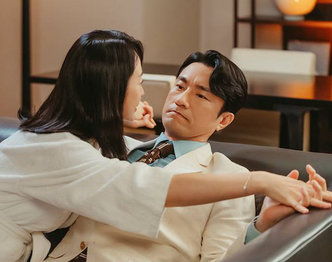 Doctor Cha: Ngoại tình mà không ức chế, đánh ghen chất như nước cất - Ảnh 3. Doctor Cha: Ngoại tình mà không ức chế, đánh ghen chất như nước cất - Ảnh 3.