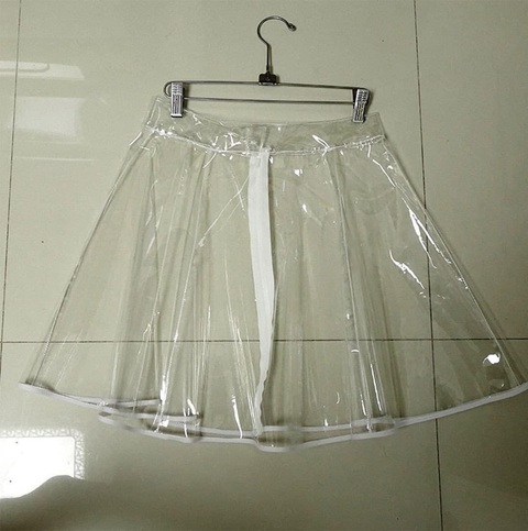 Ảnh vui 1-6: Chiếc váy trong suốt - Ảnh 1. Ảnh vui 1-6: Chiếc váy trong suốt - Ảnh 1.