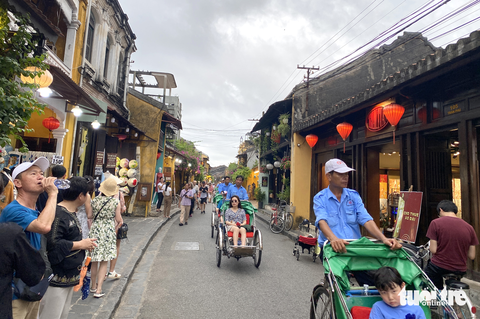 Phố cổ Hội An vẫn đầy sức quyến rũ du khách - Ảnh: B.D. Phố cổ Hội An vẫn đầy sức quyến rũ du khách - Ảnh: B.D.
