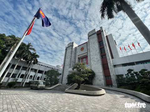 Hà Nội thi tuyển một số chức danh lãnh đạo nhằm chọn người 'có đức, có tài' - Ảnh 1. Trụ sở UBND TP Hà Nội - Ảnh: PHẠM TUẤN