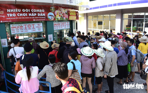 Trăm thức quả tại lễ hội trái cây Suối Tiên, miễn phí cho thiếu nhi ngày 1-6 - Ảnh 8. Trăm thức quả tại lễ hội trái cây Suối Tiên, miễn phí cho thiếu nhi ngày 1-6 - Ảnh 8.