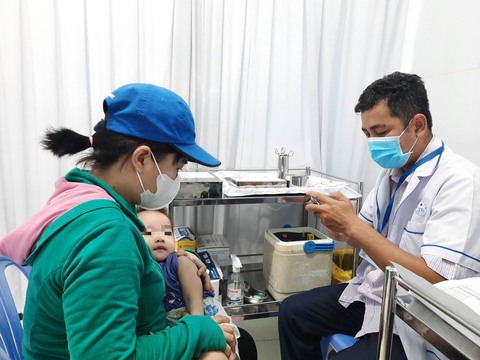 Thiếu vắc xin tiêm chủng mở rộng: Bộ Y tế nói vướng quy định mua sắm - Ảnh 1. Thiếu vắc xin tiêm chủng mở rộng: Bộ Y tế nói vướng quy định mua sắm - Ảnh 1.