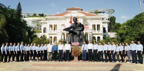 Lãnh đạo TP.HCM thăm trẻ em có hoàn cảnh đặc biệt - Ảnh 4. Lãnh đạo TP.HCM thăm trẻ em có hoàn cảnh đặc biệt - Ảnh 4.