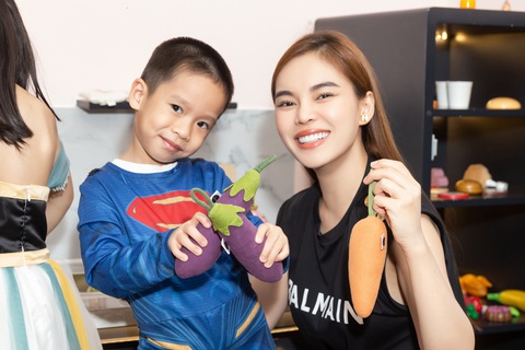 Giang Hồng Ngọc lần đầu chia sẻ hình ảnh sinh con ở Mỹ cách đây 5 năm - Ảnh 4. Giang Hồng Ngọc lần đầu chia sẻ hình ảnh sinh con ở Mỹ cách đây 5 năm - Ảnh 4.