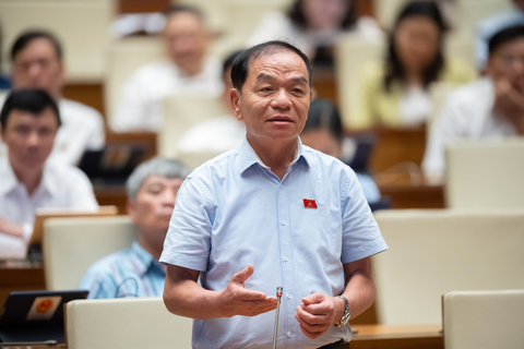 Bên trong cán bộ sợ sai, bên ngoài dân chúng thở dài lo âu - Ảnh 3. Bên trong cán bộ sợ sai, bên ngoài dân chúng thở dài lo âu - Ảnh 3.
