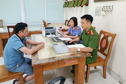 Khởi tố cựu cán bộ VietinBank lừa đảo chiếm đoạt hàng chục tỉ đồng - Ảnh 1. Khởi tố cựu cán bộ VietinBank lừa đảo chiếm đoạt hàng chục tỉ đồng - Ảnh 1.