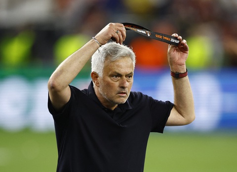 HLV Mourinho: Chúng tôi đã thất bại oan ức - Ảnh 1. HLV Mourinho: Chúng tôi đã thất bại oan ức - Ảnh 1.