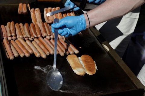 Hot dog kiểu Việt Nam: Cú sốc của người nước ngoài - Ảnh 5. Hot dog kiểu Việt Nam: Cú sốc của người nước ngoài - Ảnh 5.