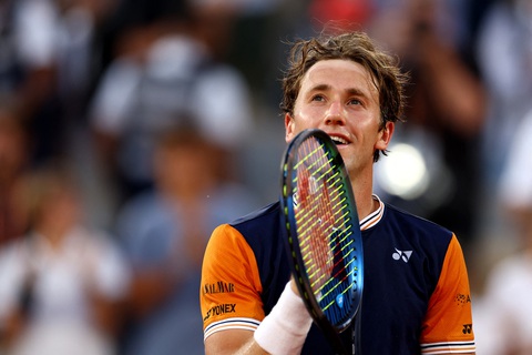Casper Ruud thách thức Djokovic ở chung kết Roland Garros - Ảnh 1. Casper Ruud thách thức Djokovic ở chung kết Roland Garros - Ảnh 1.