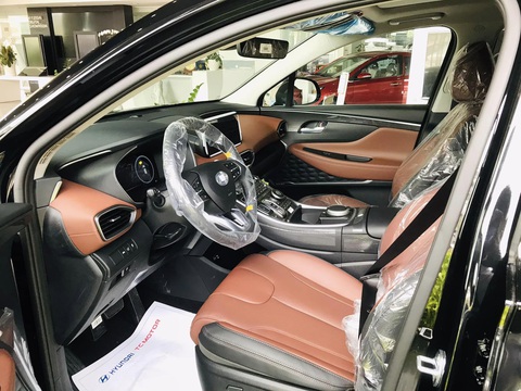 Tin tức giá xe: Hyundai Santa Fe giảm giá 300 triệu bản đắt nhất - Ảnh 2. Tin tức giá xe: Hyundai Santa Fe giảm giá 300 triệu bản đắt nhất - Ảnh 2.