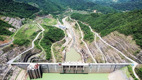 Không thể để thiếu điện kéo dài - Ảnh 2. Mực nước hồ thủy điện Bản Vẽ (Nghệ An) gần về mực nước chết (mực nước chết ở cao trình 155m) - Ảnh: DOÃN HÒA