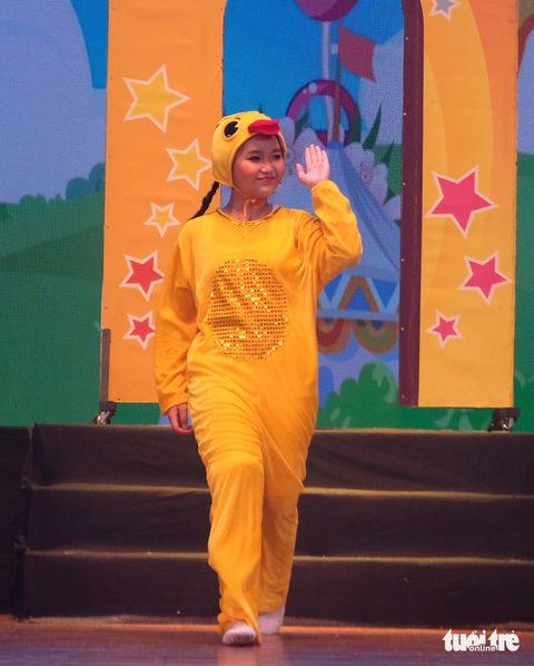 Bé ‘Nắng’ Kim Thư là cô bé Diêm Dúa trong Vương quốc nhồi bông - Ảnh 2. Bé ‘Nắng’ Kim Thư là cô bé Diêm Dúa trong Vương quốc nhồi bông - Ảnh 2.