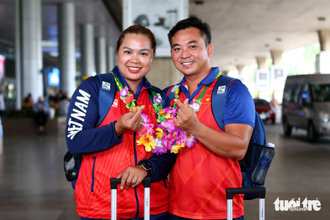 Gia đình hội ngộ, mẹ ôm chầm lấy con gái sau Para Games 12 - Ảnh 7. Gia đình hội ngộ, mẹ ôm chầm lấy con gái sau Para Games 12 - Ảnh 7.
