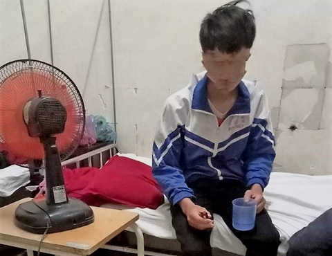 Chưa quyết việc xét đặc cách với học sinh lỡ kỳ thi lớp 10 vì bị đánh hội đồng - Ảnh 1. Chưa quyết việc xét đặc cách với học sinh lỡ kỳ thi lớp 10 vì bị đánh hội đồng - Ảnh 1.