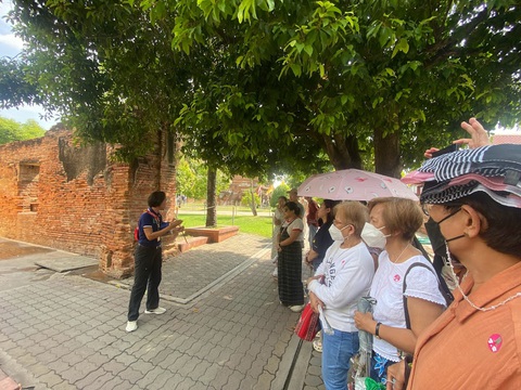 Khách mải miết săn sale, chốt đơn, cả đoàn đói khi đi tour - Ảnh 1. Khách mải miết săn sale, chốt đơn, cả đoàn đói khi đi tour - Ảnh 1.