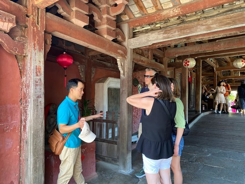 Khách mải miết săn sale, chốt đơn, cả đoàn đói khi đi tour - Ảnh 4. Khách mải miết săn sale, chốt đơn, cả đoàn đói khi đi tour - Ảnh 4.