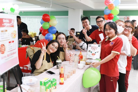 Những dự án học tập sáng tạo, độc đáo tại SIU - Ảnh 4. Sinh viên cọ xát thực tế, rèn luyện được kỹ năng mềm như thuyết trình, làm việc nhóm... qua bài thi cuối kì