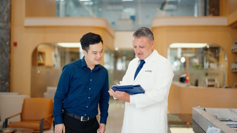 European Wellness: Y học châu Âu trong tầm tay - Ảnh 2. Đội ngũ bác sĩ tại European Wellness luôn tận tâm trong khâu tư vấn cho khách hàng