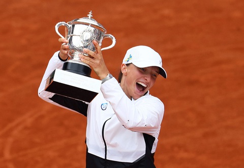 Vô địch Roland Garros 2023, Iga Swiatek sánh ngang Osaka, Kim Clijsters - Ảnh 1. Vô địch Roland Garros 2023, Iga Swiatek sánh ngang Osaka, Kim Clijsters - Ảnh 1.