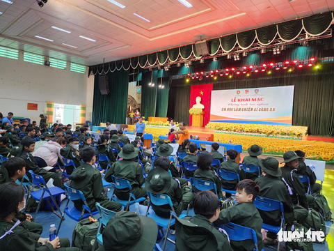 139 thiếu nhi tham gia chương trình Em làm chiến sĩ công an - Ảnh 1. 139 thiếu nhi tham gia chương trình Em làm chiến sĩ công an - Ảnh 1.