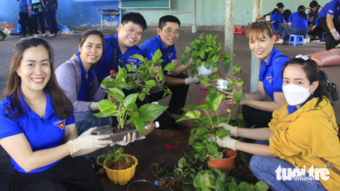 Vào cuộc hè tình nguyện, dành ngày hành động vì đàn em - Ảnh 1. Vào cuộc hè tình nguyện, dành ngày hành động vì đàn em - Ảnh 1.