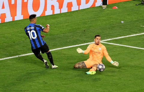 Những khoảnh khắc đáng nhớ ở chung kết Champions League - Ảnh 11. Những khoảnh khắc đáng nhớ ở chung kết Champions League - Ảnh 11.